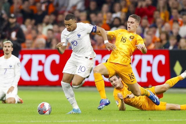 足球无插件直播-【复盘】姆巴佩双响法国撞线 法荷对决见证巨星崛起