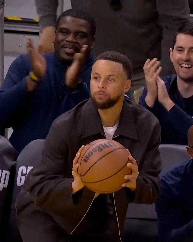 鲸猜足球-库里赛季报销？！不是，勇士你这…就要被德罗赞超了呀|斯蒂芬·库里|德玛尔-德罗赞|德马尔·德罗赞|金州勇士队|nba_新浪体育_新浪新闻