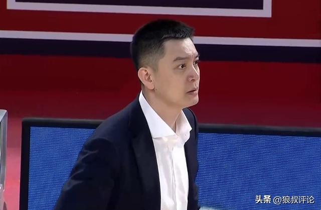 足球在线直播-杨鸣：第四节关键球总是差一口气 这种情况连续出现大家会有点阴影
